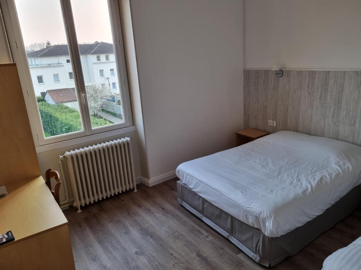 Cerizay Hotel Du Cheval Blanc מראה חיצוני תמונה