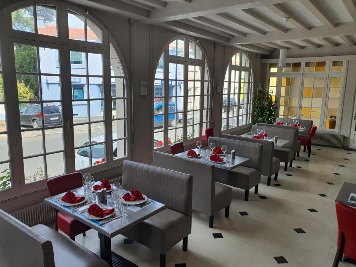Cerizay Hotel Du Cheval Blanc מראה חיצוני תמונה