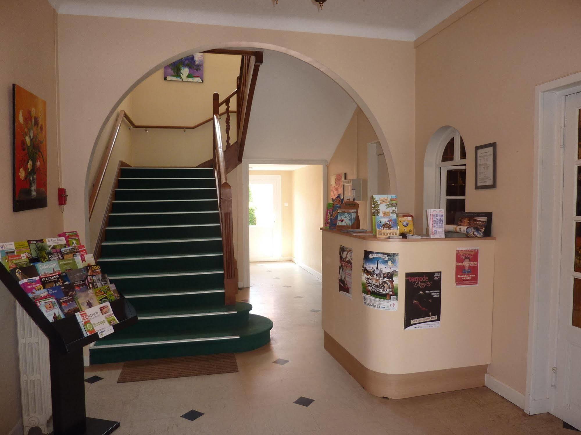 Cerizay Hotel Du Cheval Blanc מראה חיצוני תמונה